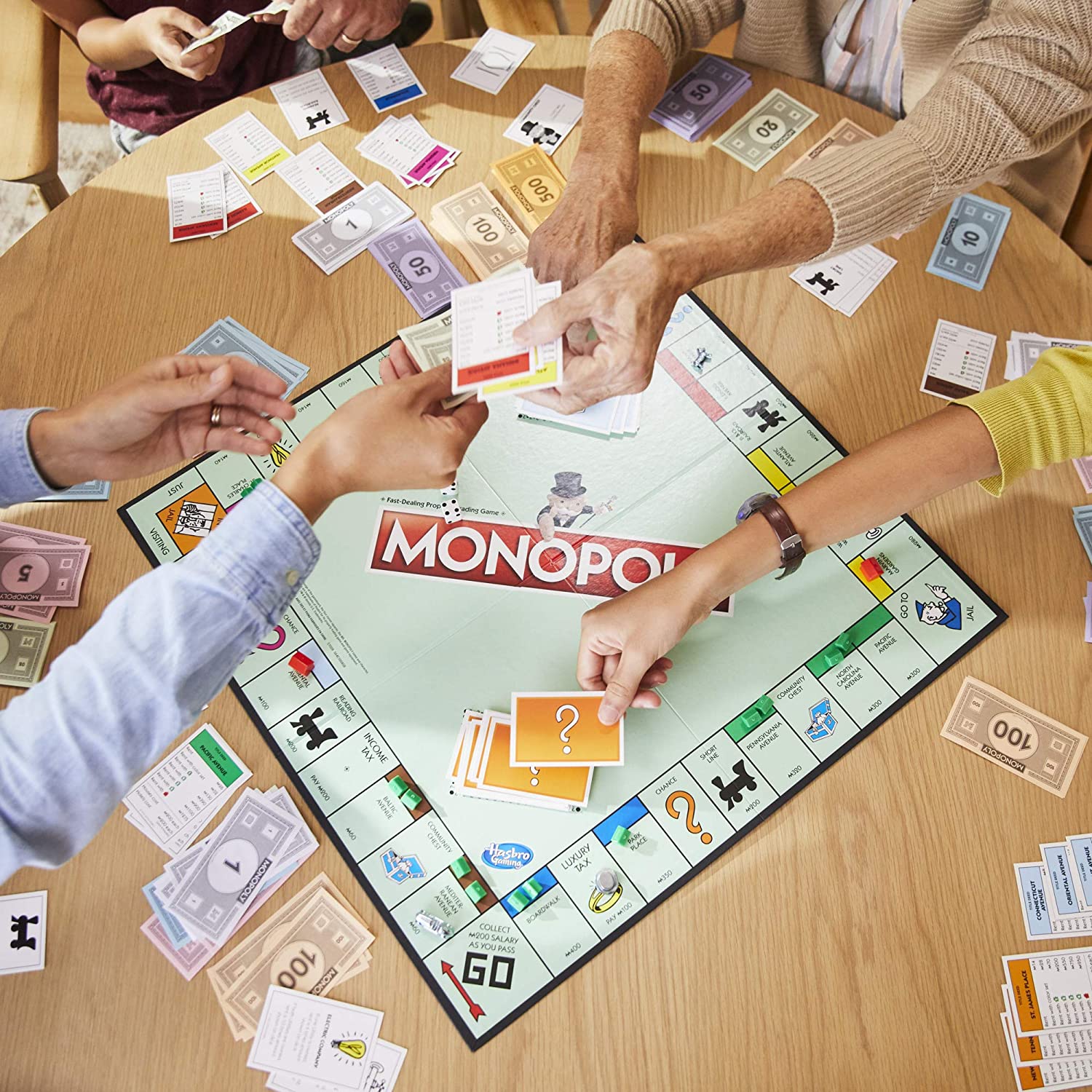 Hasbro Monopoly Classic Board  - огляд і ціна Hasbro Game Monopoly